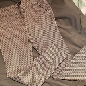 Amazingly hypnotic anklet pants